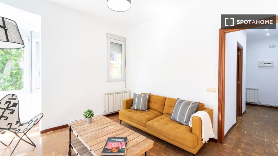 Double room Madrid, 4 beds, 99m² — photo 2