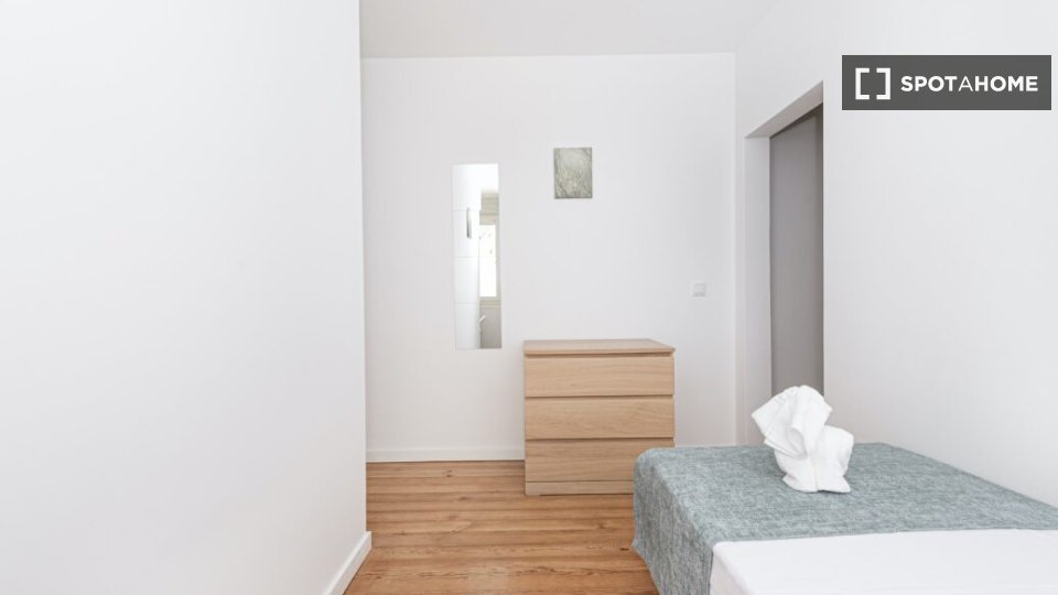 Double room Lisbon, 6 beds — photo 3
