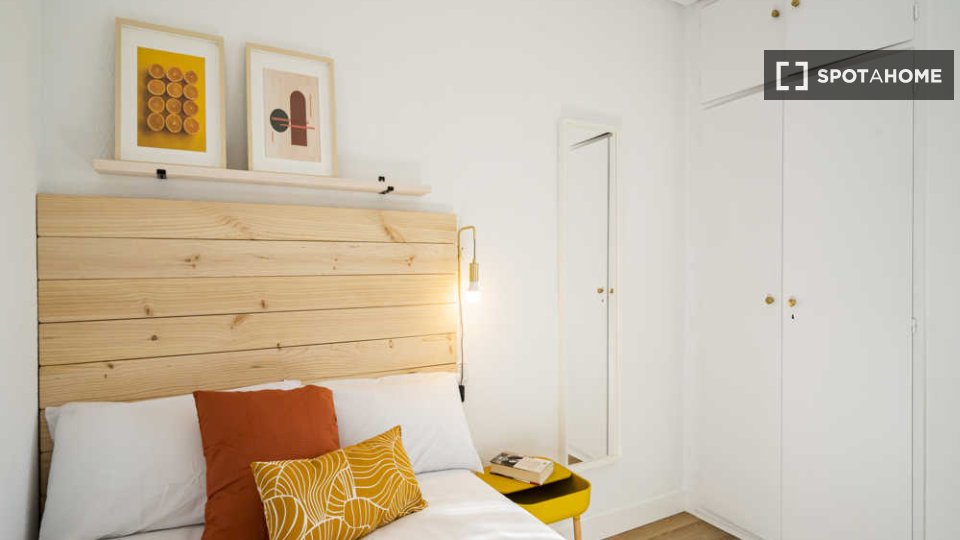 Double room Madrid, 16 beds — photo 47