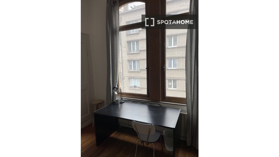 Double room Brussels, 1 bed — photo 8
