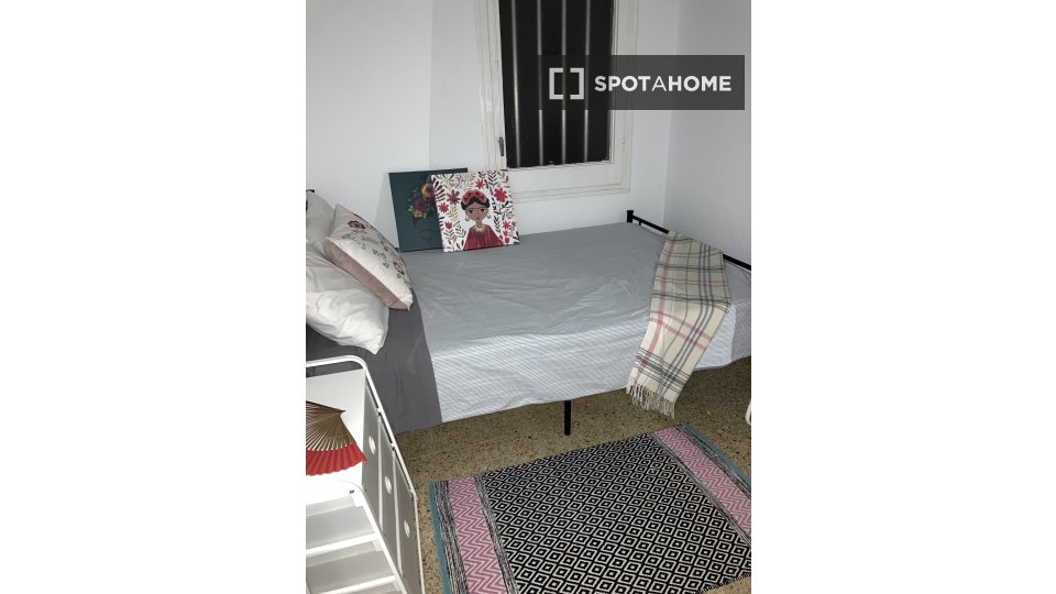 Double room Barcelona, 3 beds, 90m² — photo 4