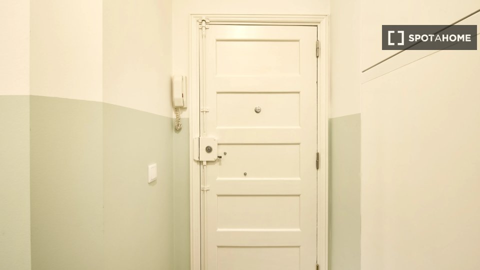 Double room Lisbon, 4 beds — photo 9