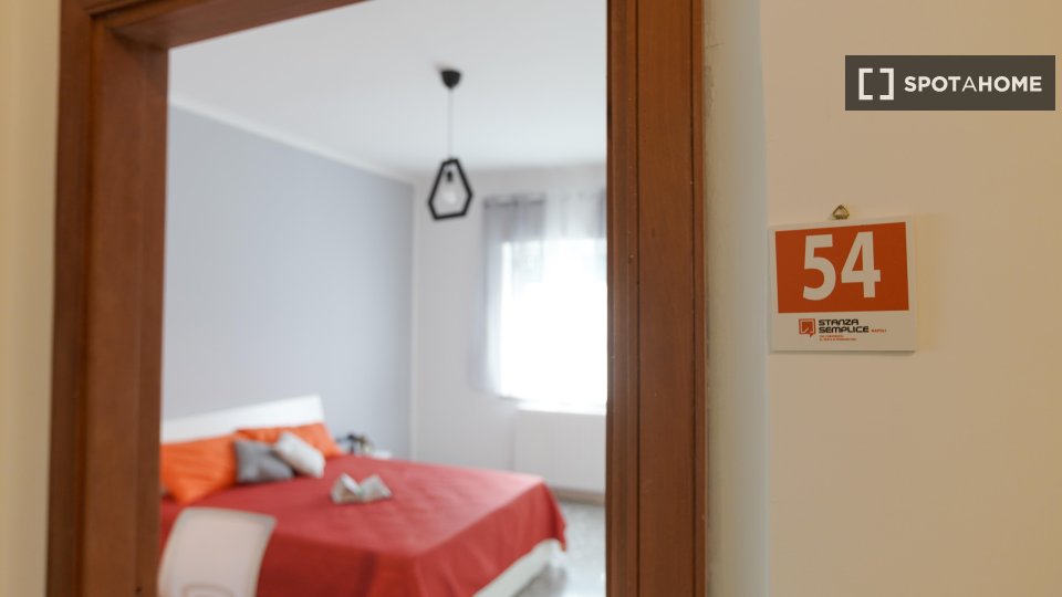 Double room Naples, 5 beds — photo 10