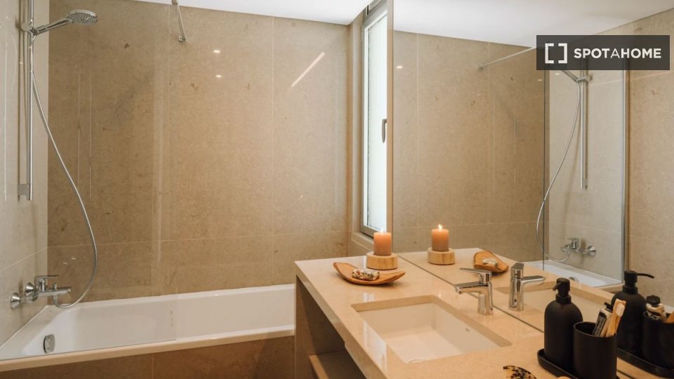 Apartment Lisbon, 2 beds — photo 14