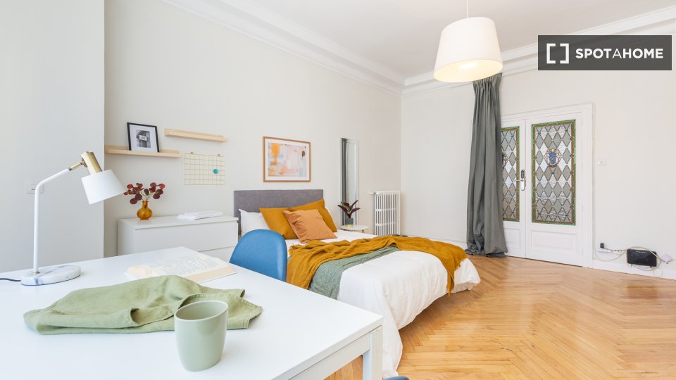 Double room Madrid, 6 beds — photo 8