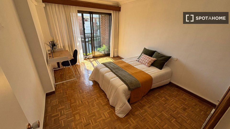 Double room Madrid, 9 beds, 200m² — photo 14