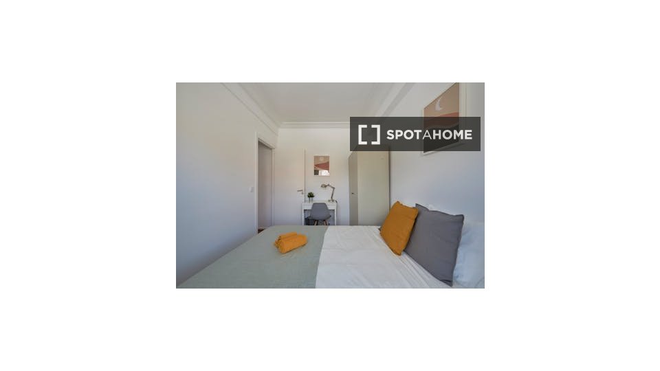 Double room Lisbon, 6 beds — photo 11
