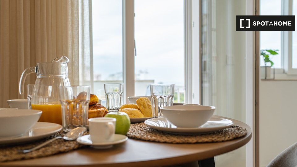 Apartment Lisbon, 2 beds, 75m² — photo 13