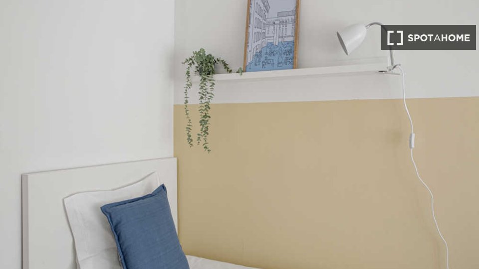 Double room Lisbon, 8 beds — photo 43
