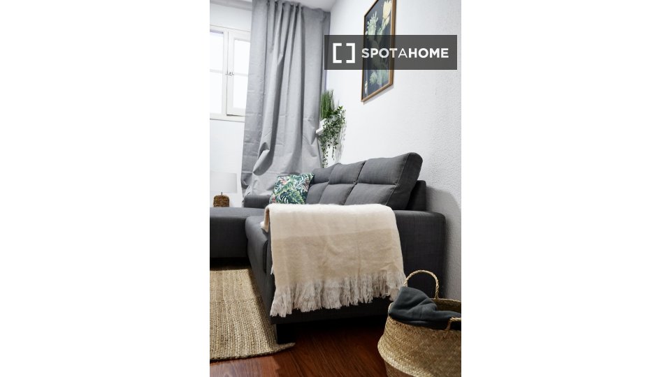 Double room Madrid, 6 beds — photo 48
