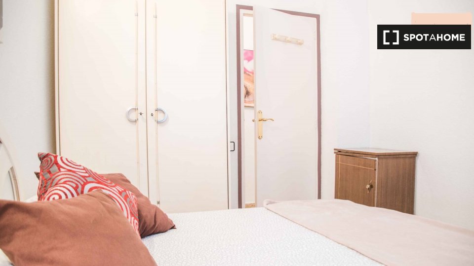 Double room Valencia, 4 beds, 95m² — photo 11