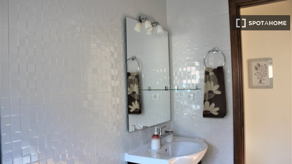 Apartment Lisbon, 2 beds — photo 10