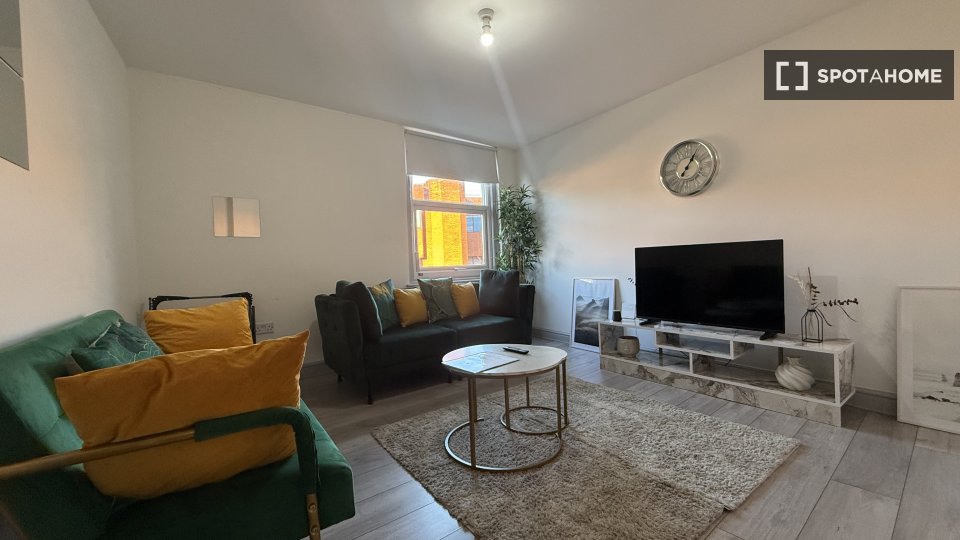 Apartment London, 2 beds, 80m² — photo 1