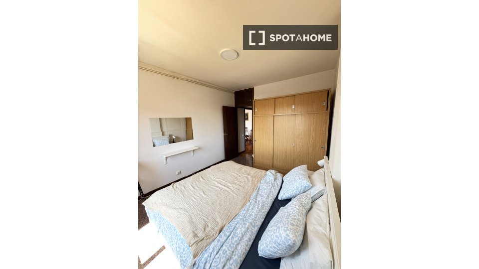 Double room Barcelona, 1 bed, 80m² — photo 1
