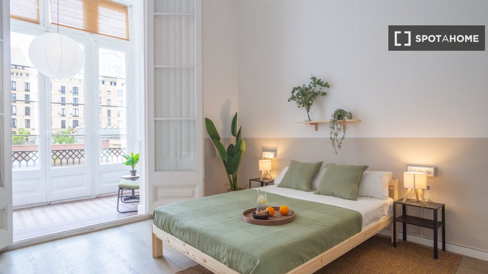 Double room Barcelona, 8 beds, 239m² — photo 8