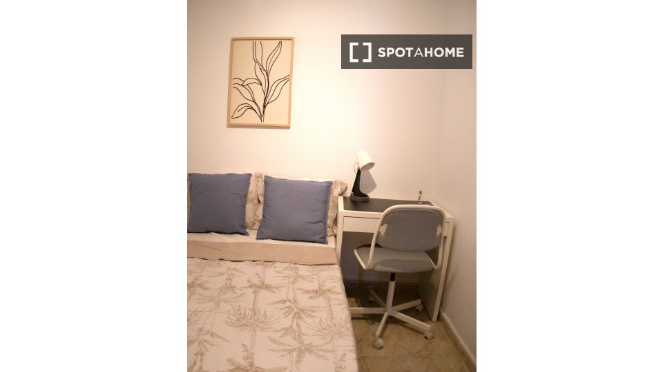 Double room Madrid, 6 beds — photo 72