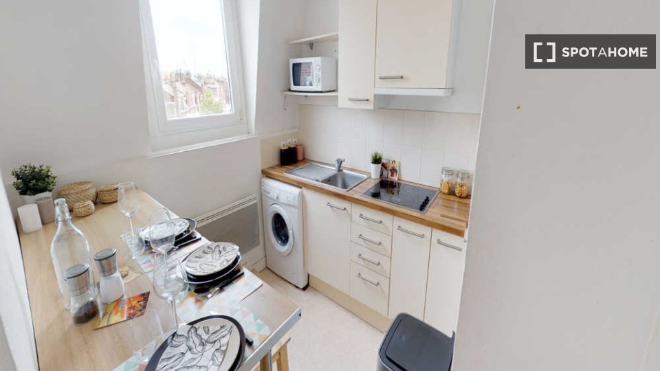 Double room Lille, 3 beds, 50m² — photo 2