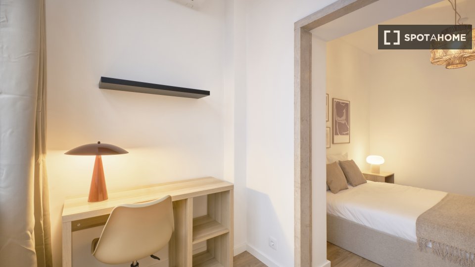 Double room Lisbon, 9 beds — photo 4