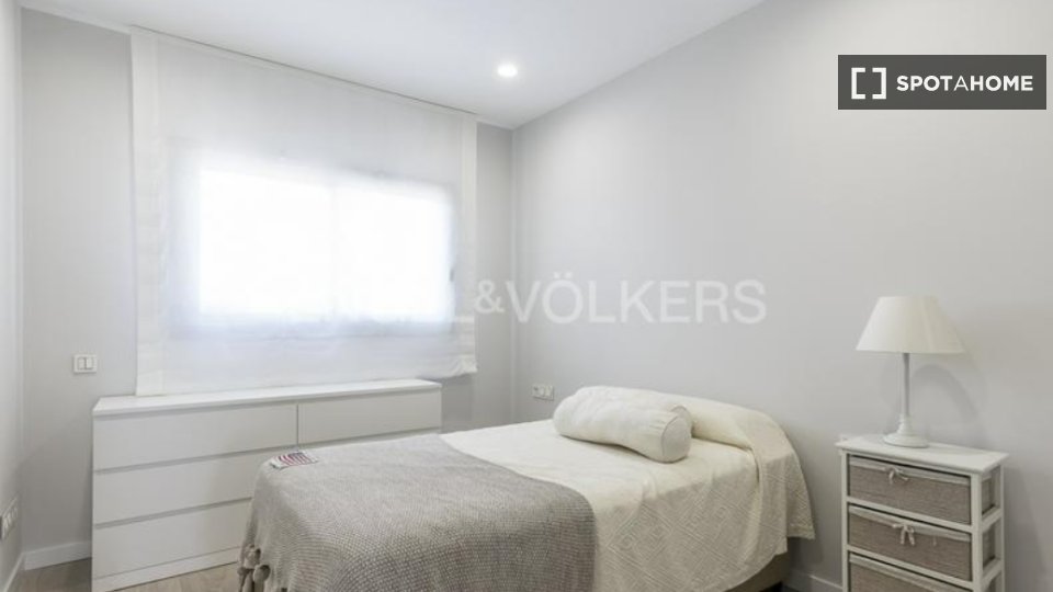 Apartment Barcelona, 3 beds, 100m² — photo 11