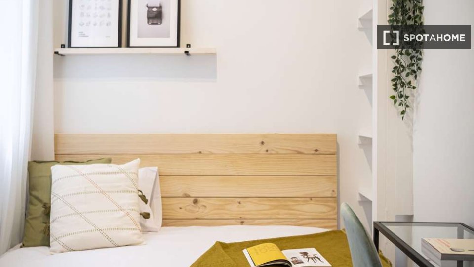 Double room Madrid, 6 beds — photo 7