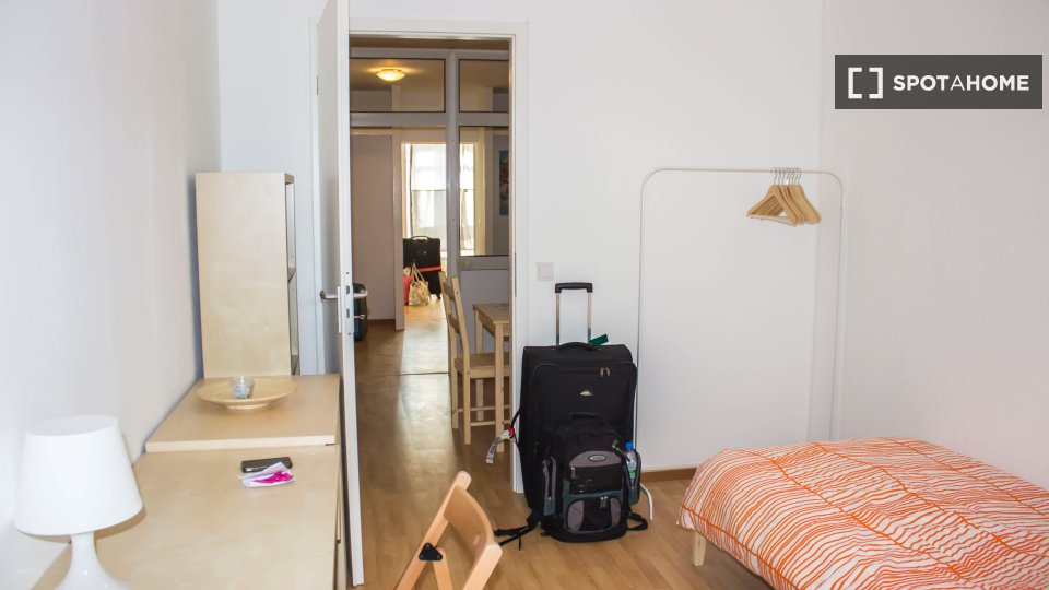 Double room Berlin, 4 beds, 81m² — photo 8