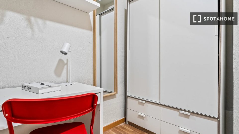 Double room Lisbon, 4 beds — photo 2
