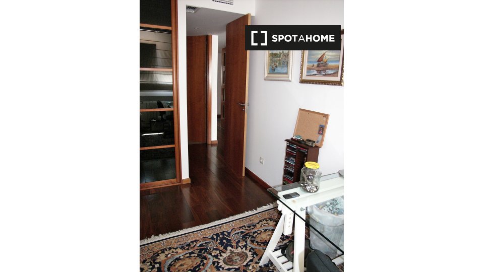 Double room Alicante, 2 beds — photo 2