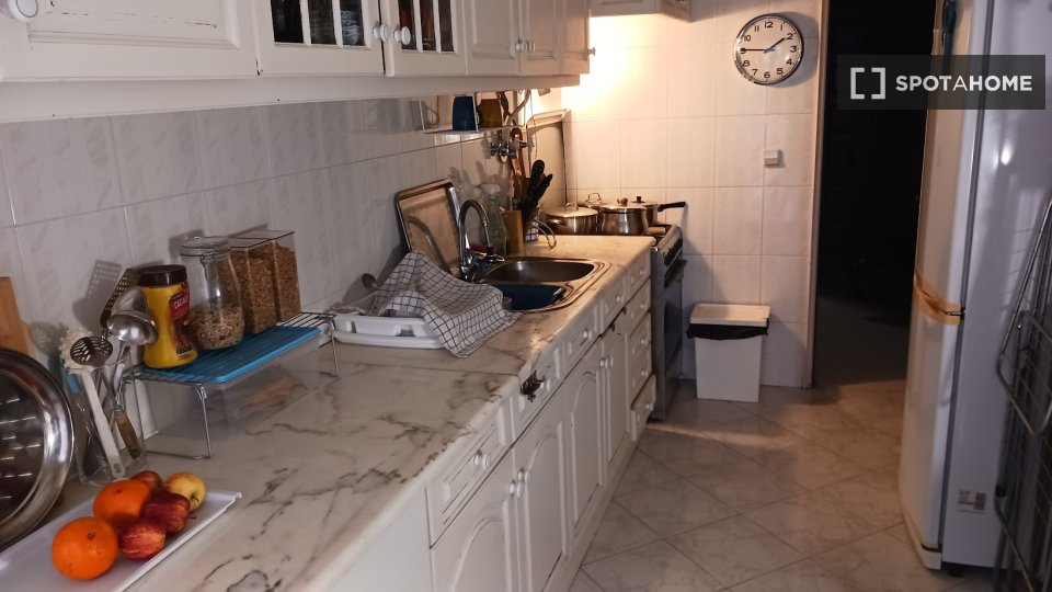Double room Lisbon, 4 beds, 120m² — photo 10