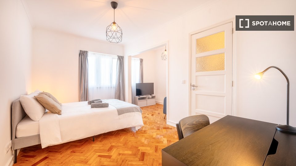 Double room Lisbon, 4 beds — photo 12