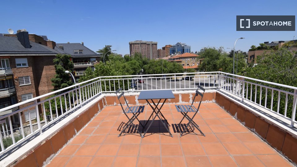 Double room Madrid, 11 beds, 503m² — photo 4