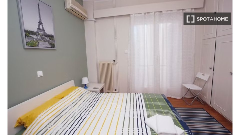 Double room Athens, 3 beds — photo 11