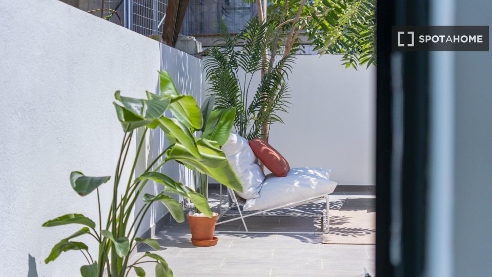 Apartment Lisbon, 1 bed — photo 4