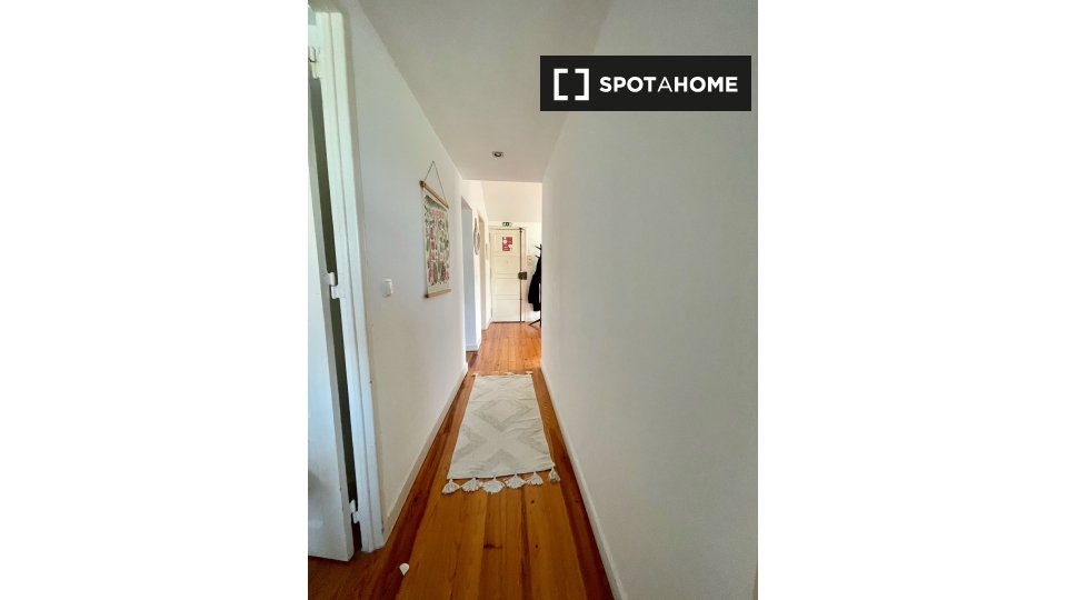 Apartment Lisbon, 2 beds, 75m² — photo 14