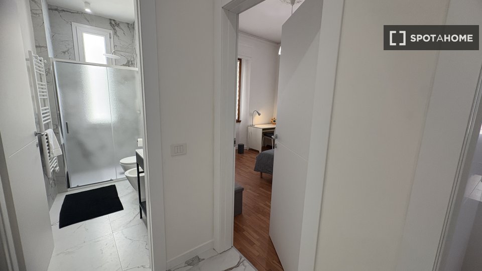 Double room Florence, 2 beds — photo 19