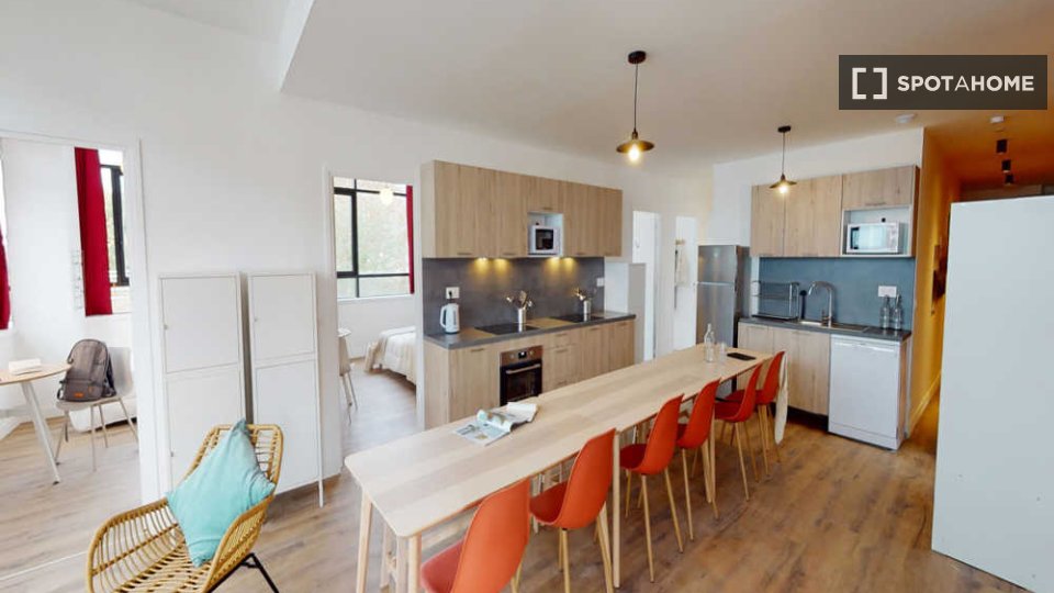 Double room Paris, 11 beds, 190m² — photo 12