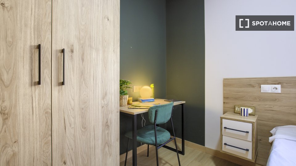 Double room Madrid, 5 beds — photo 20