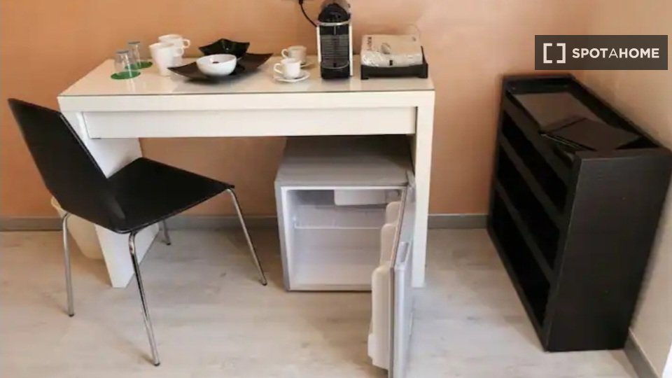 Double room Rome, 4 beds, 20m² — photo 6