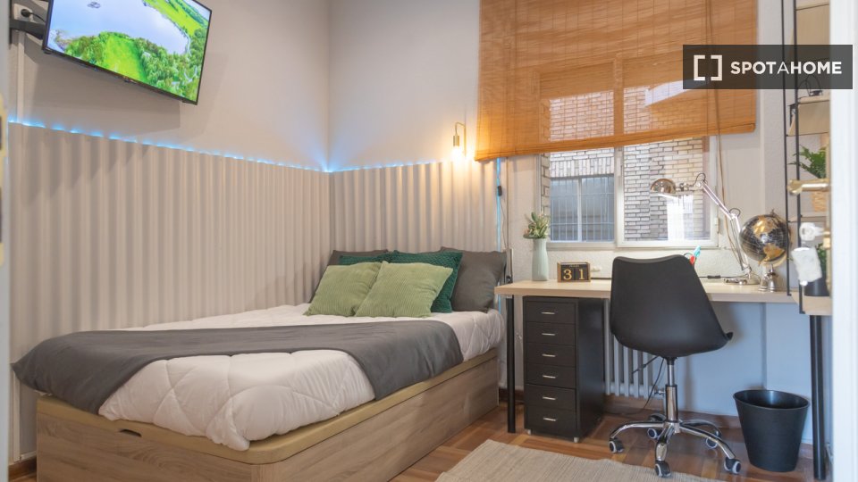 Double room Madrid, 4 beds — photo 9