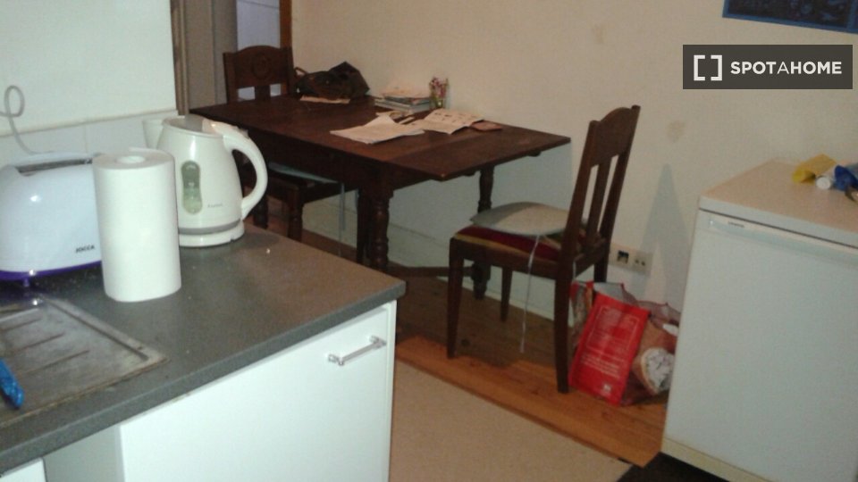 Double room Brussels, 2 beds, 35m² — photo 10