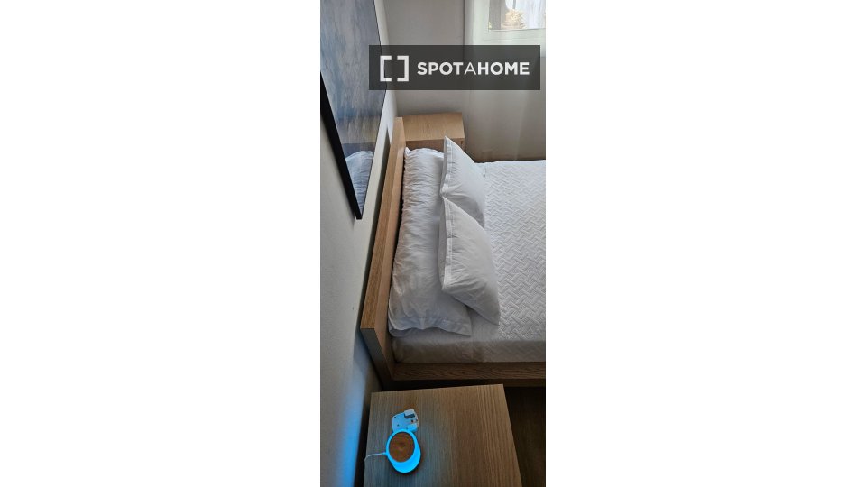 Double room Barcelona, 3 beds, 90m² — photo 2
