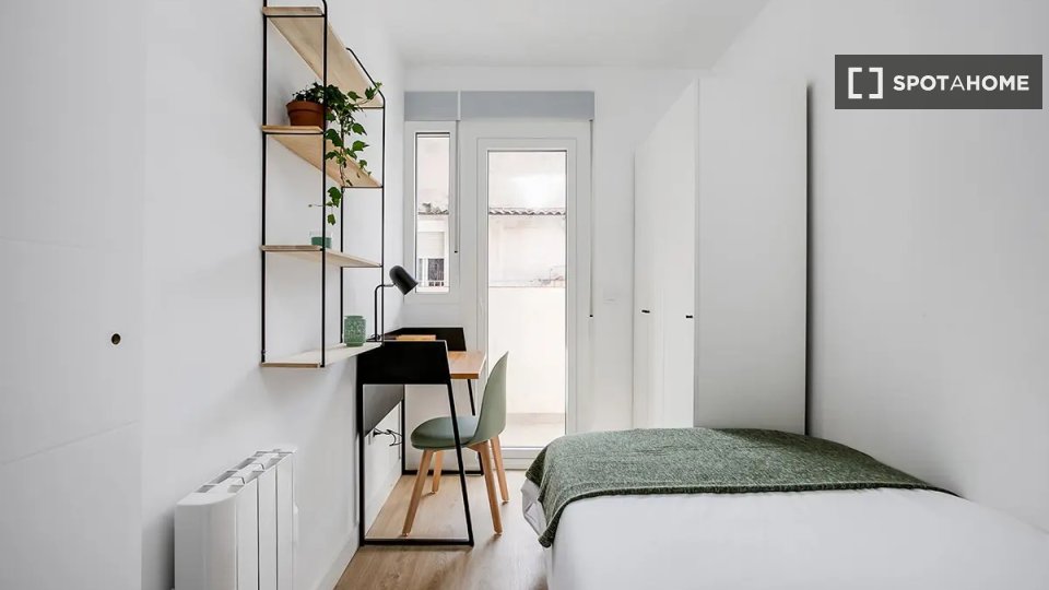 Double room Madrid, 11 beds — photo 32
