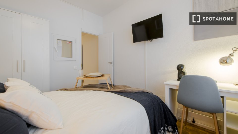Double room Madrid, 9 beds — photo 19