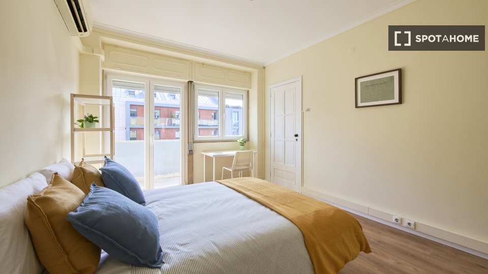 Double room Lisbon, 9 beds, 160m² — photo 27