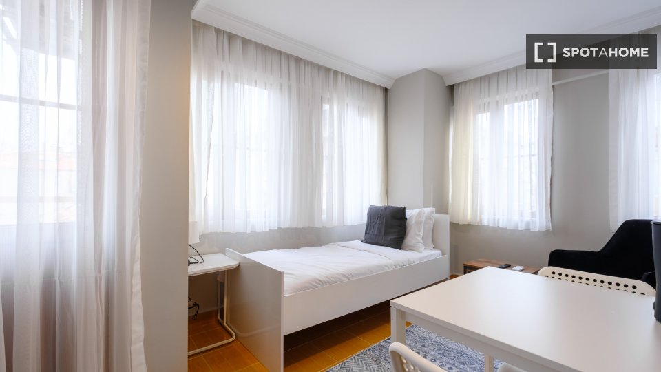 Apartment Istanbul, 1 bed — photo 2
