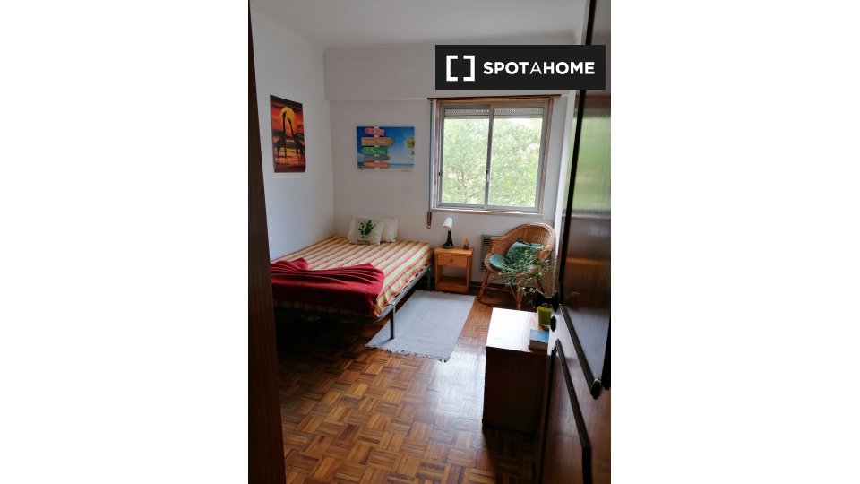 Double room Lisbon, 3 beds, 120m² — photo 1