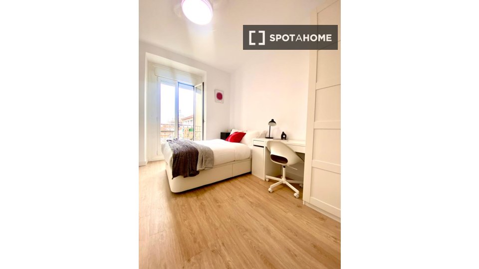 Double room Madrid, 9 beds — photo 7