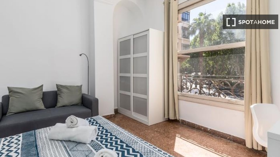 Habitación doble Valencia, 8 habitaciones — foto 3