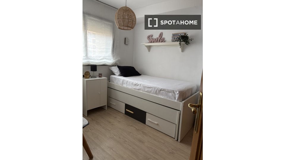Chambre double Valence, 3 chambres, 130m² — photo 12