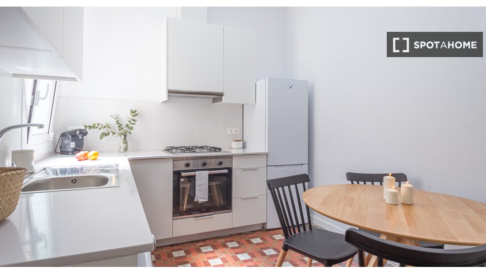 Double room Barcelona, 4 beds, 90m² — photo 15