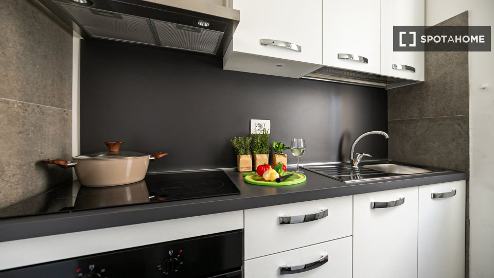 Apartment Milan, 1 bed, 57m² — photo 2